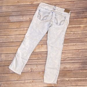 👖Hollister raw hem crop